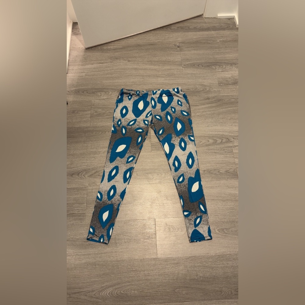 Stylish Blue Papaya Patterned Leggings